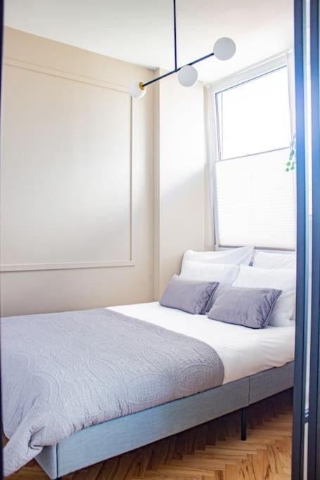 Central Apartment With Balcony And Views, Old Town, Metro Warschau Exterior foto