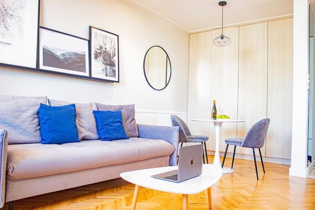 Central Apartment With Balcony And Views, Old Town, Metro Warschau Exterior foto